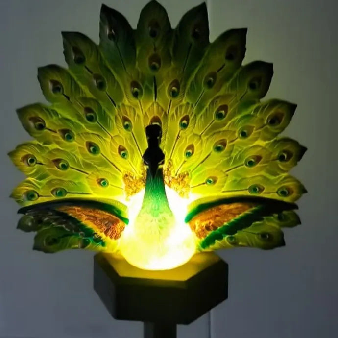 PeacockGlow™ Garden Light 🦚✨ — Solar-Powered Yard Elegance